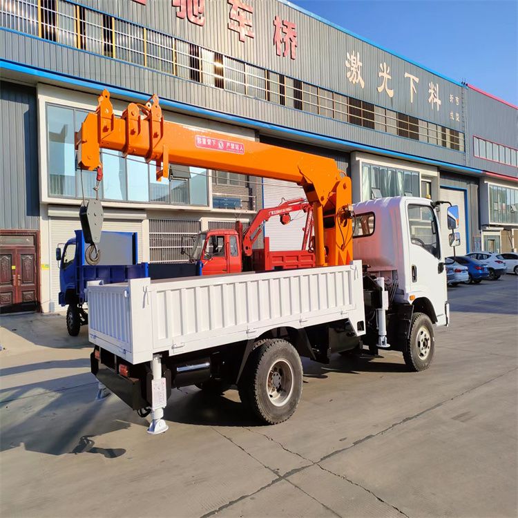 峰峰矿区三轮随车吊定制 农用改装机自备吊中瑞长期出售